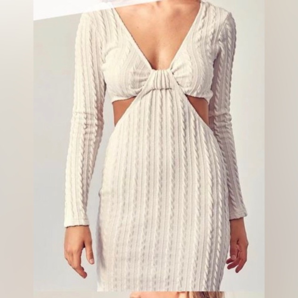 MIOU MUSE White Cut Out Mini Dress Long Sleeve V-Neck Small NWOT